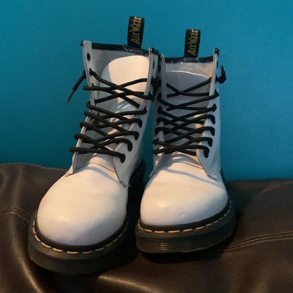 Dr Martin boots - Picture 2 of 7